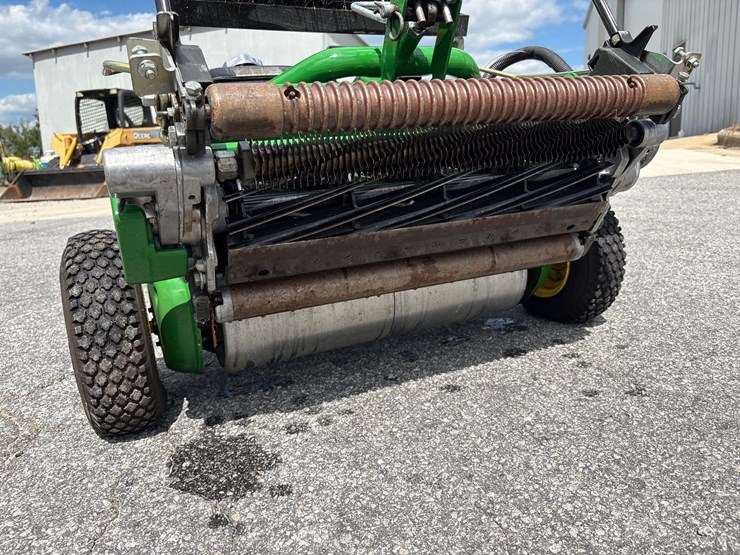 #1020-•-john-deere-220e-cut-walking-greensmower-image-3
