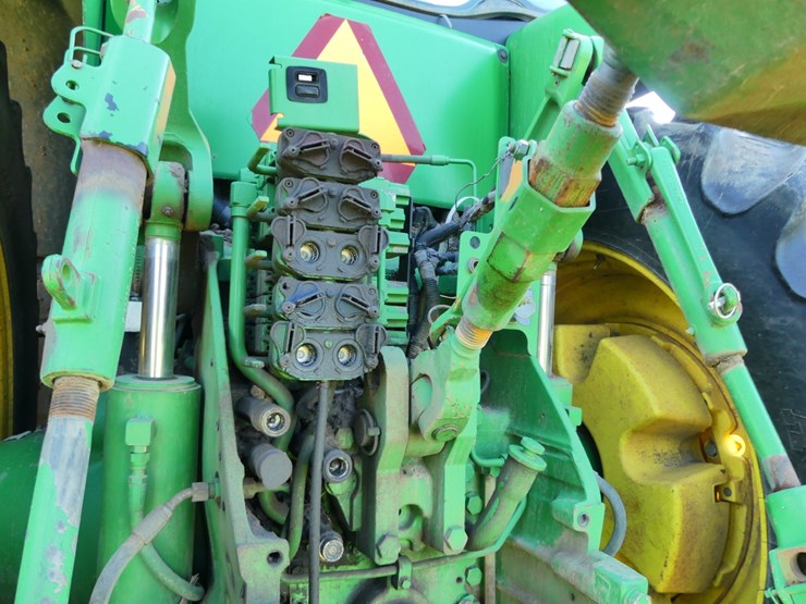 2014-john-deere-8370r-image-6