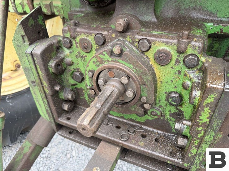 john-deere-3010-image-42