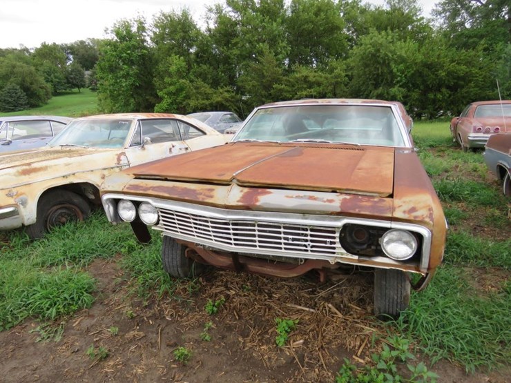 1966-chevrolet-impala-2dr-ht-ss-image-2