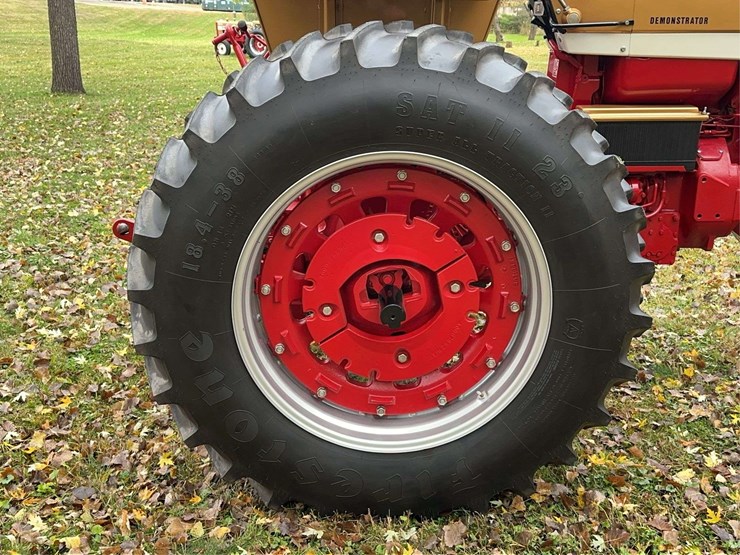 1970-1026-farmall-hydro-row-crop-golden-demonstrator-image-70