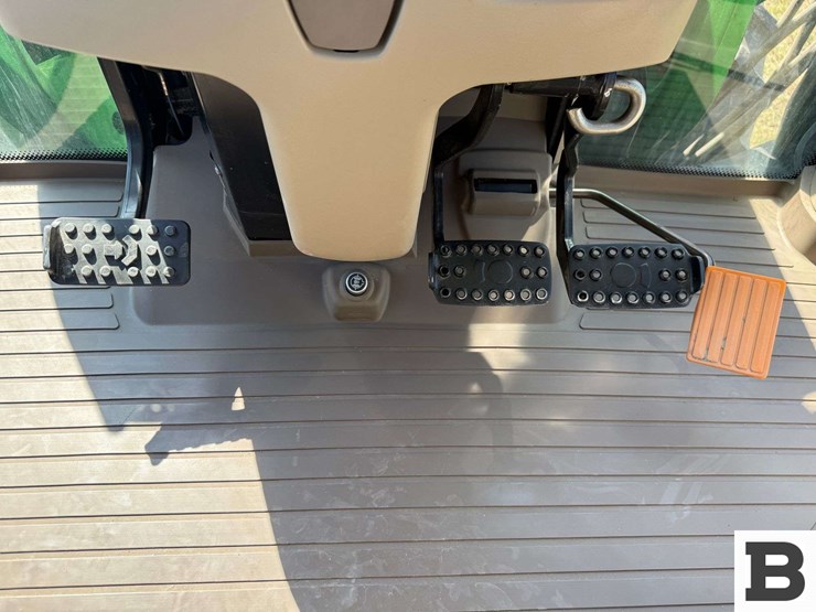 2016-john-deere-6155r-image-82