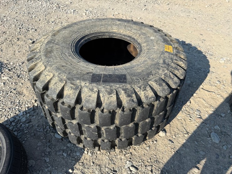 #40806-•-21.5-x16-tractor-tire-inv#40806-image-1