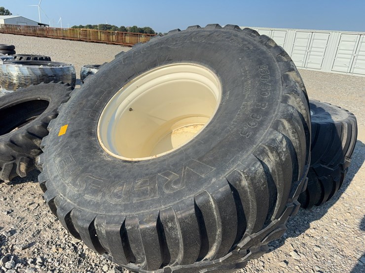 #52578-•-lot-of-(2)-350/50r30.5-tires-inv#52578-image-8