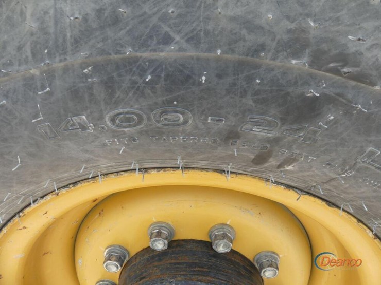2020-caterpillar-th514d-image-9