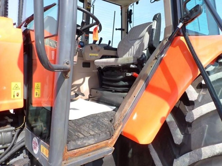 2009-kubota-m135x-image-11