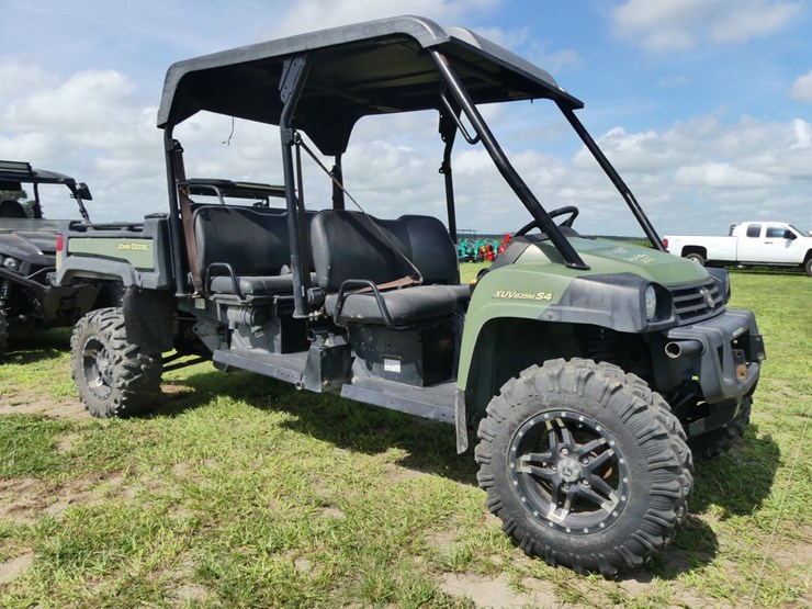 2017-john-deere-825m-s4-image-1