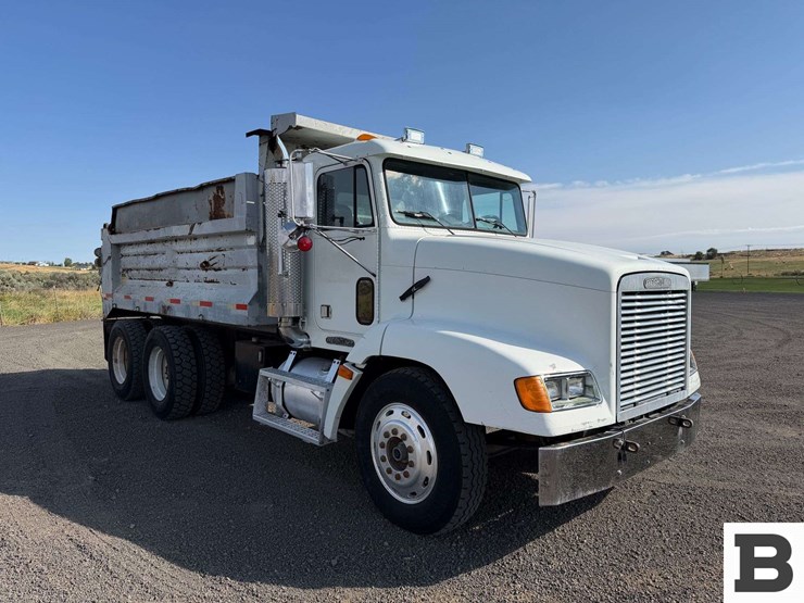 1996-freightliner-fld112-image-7