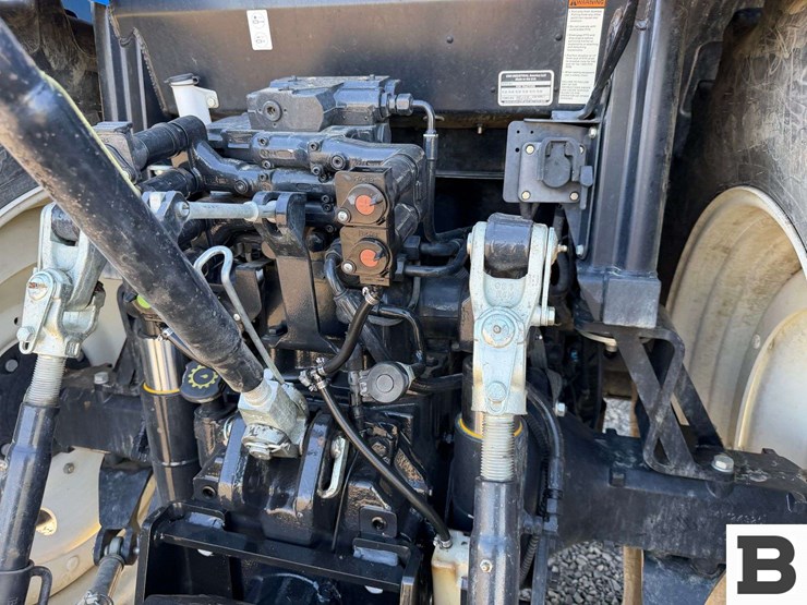 2016-new-holland-t6.145-image-37