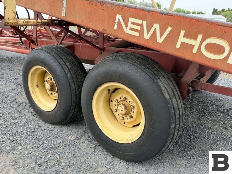 new-holland-1032-image-24