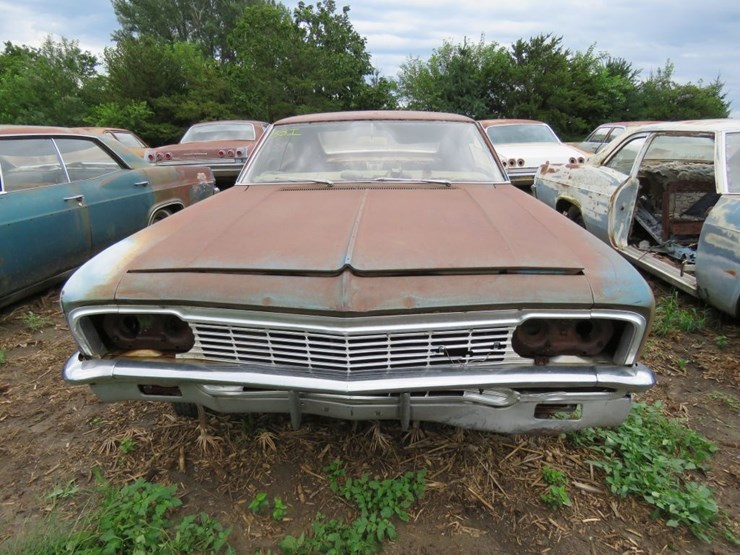 1966-chevrolet-impala-ss-2dr-ht-image-2