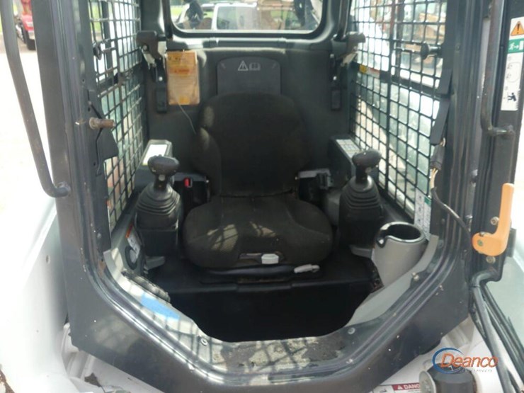 2022-bobcat-t740-image-16