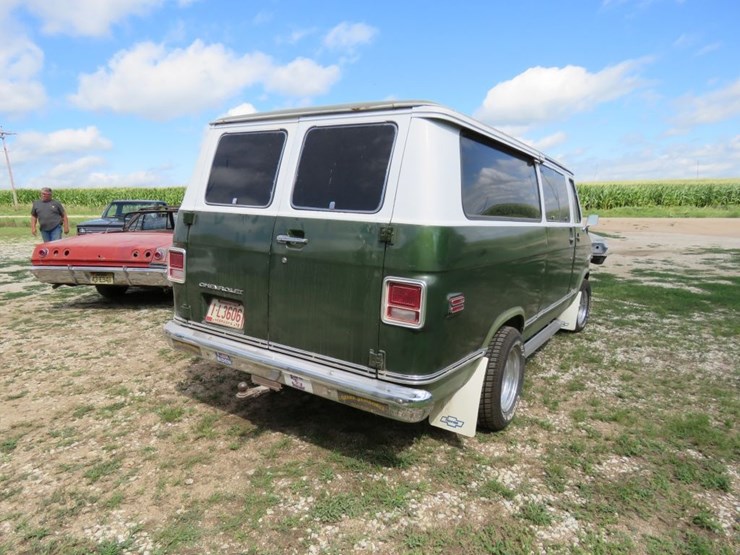 1972-chevrolet-beauville-sportvan-10-image-8