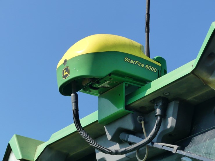 2021-john-deere-8r-310-image-22