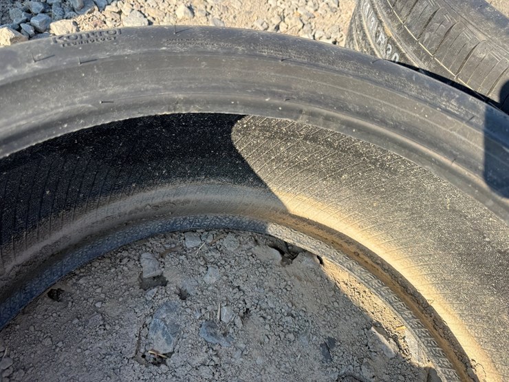 #2807-•-(1)-235/40r19-tire-inv#-2807-image-7