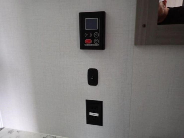 new-non-current-2024-coleman-lantern-lt-series-417-image-69
