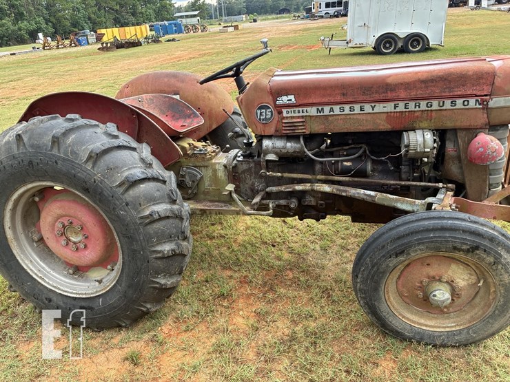 massey-ferguson-135-image-1