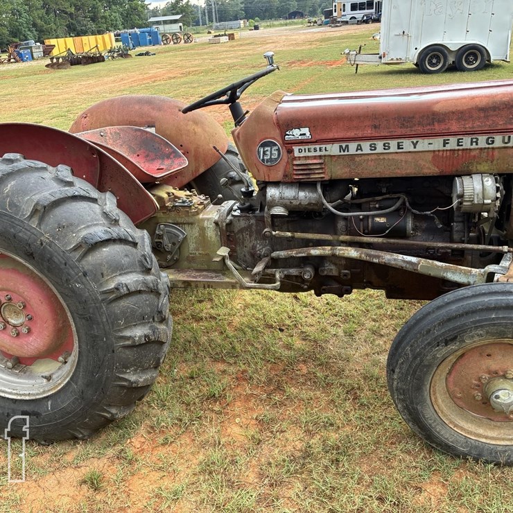 MASSEY-FERGUSON 135