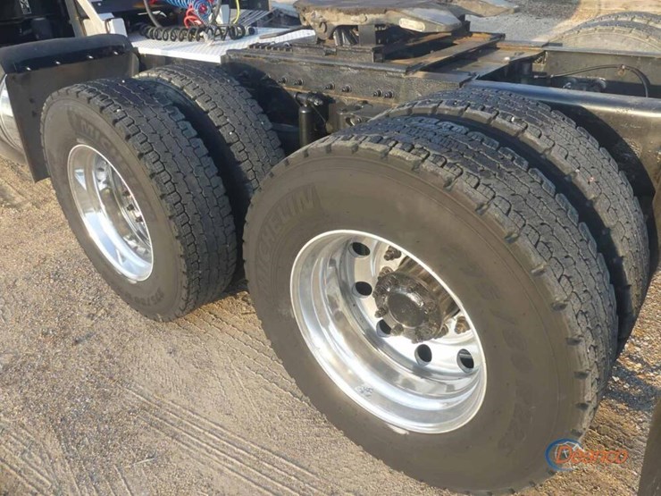 2013-peterbilt-388-image-4