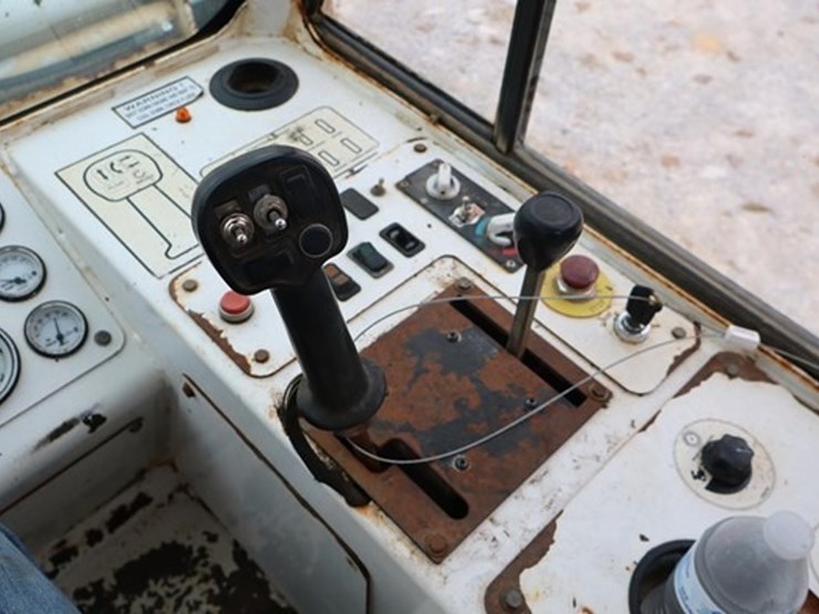 2011-roadtec-fb85-image-27