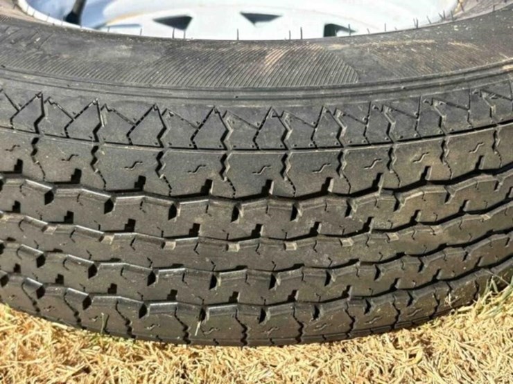 used---st205/75d15-image-6