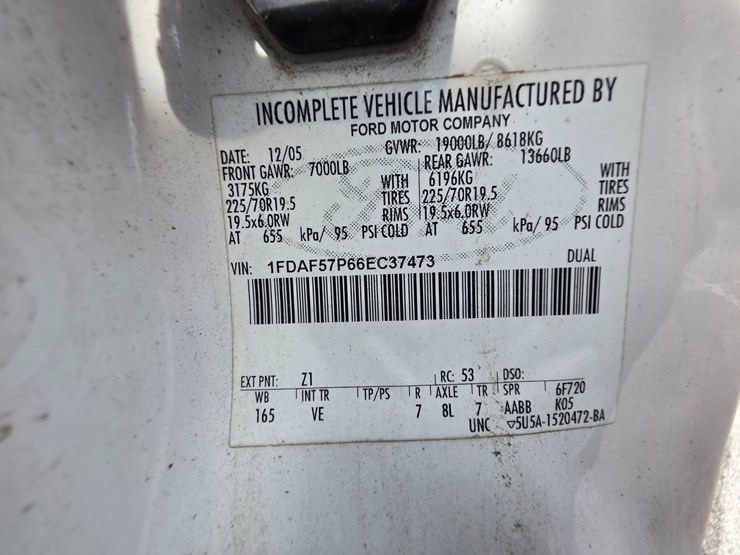 2006-ford-f550-image-34