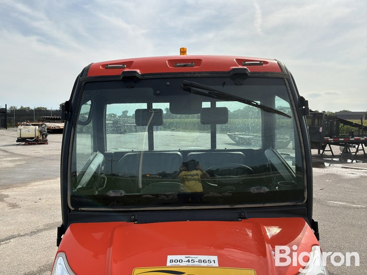 2024-kubota-rtv-x1100c-image-10