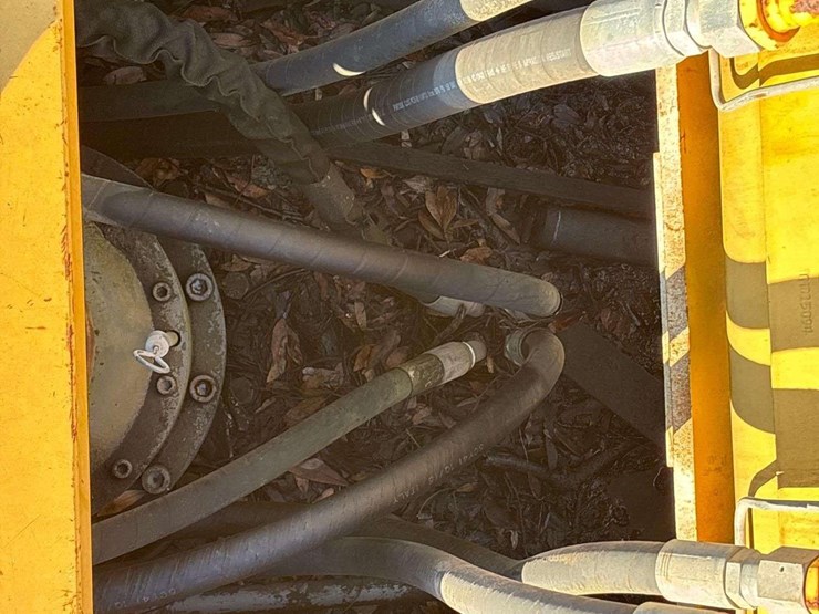 deere-330c-lc-image-9