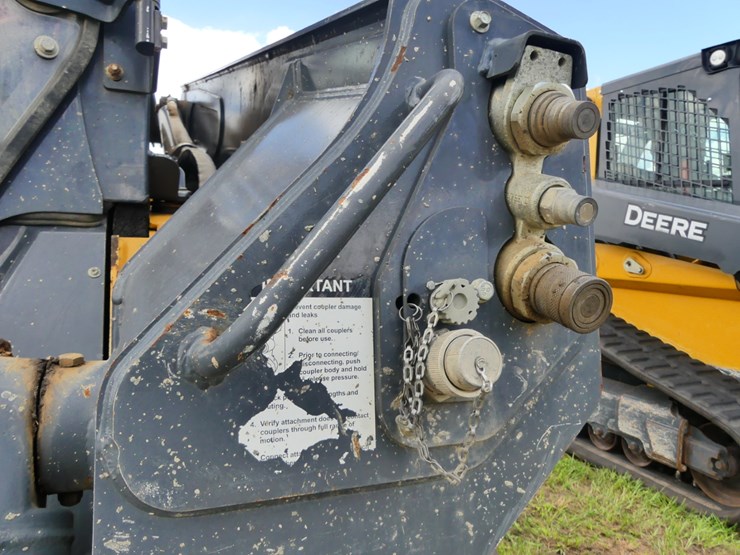2021-deere-333g-image-11