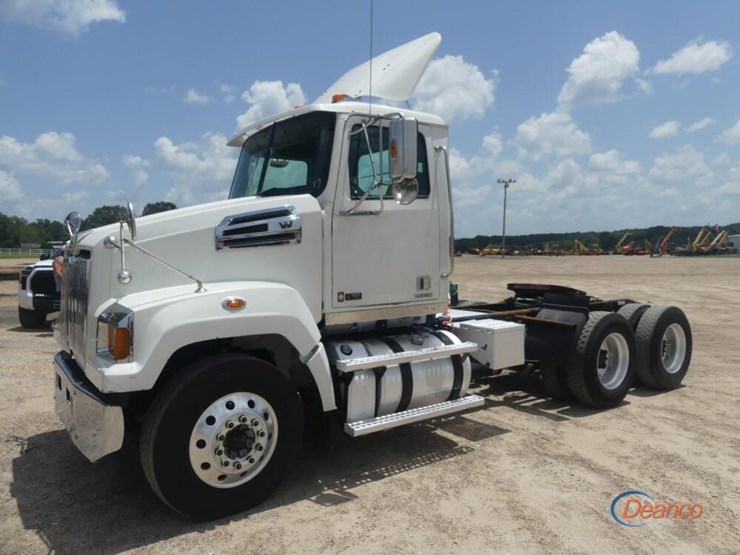 2017-western-star-4700sf-image-24