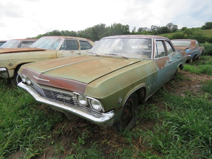 1965-chevrolet-impala-4dr-sedan-image-8