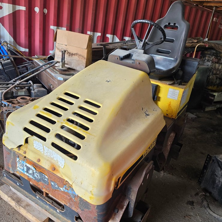 #25518 • Wacker Vibratory Compactor
