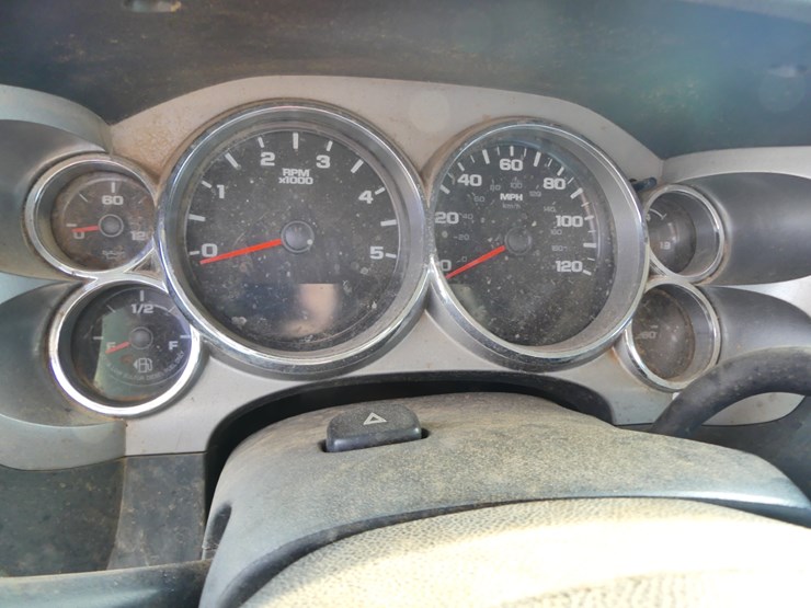 2013-chevrolet-2500hd-image-14