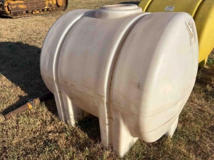 225-gallon-poly-tank-image-1