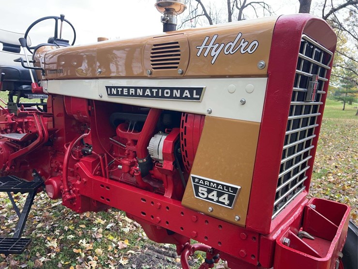 1970-farmall-544-hydro-gas-row-crop-golden-demonstrator-image-10