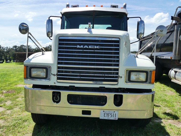 2014-mack-600-image-2