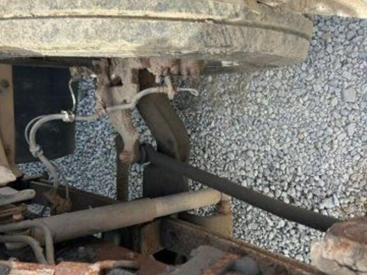 hino-185-image-37