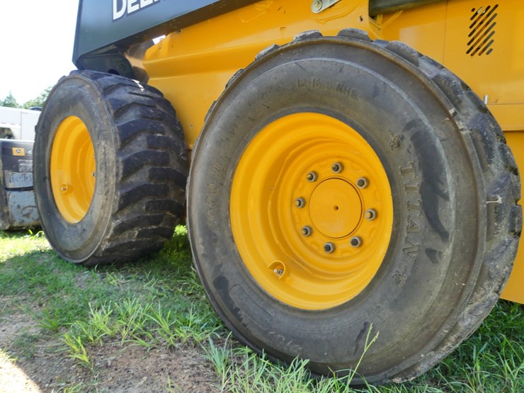 2024-deere-320g-image-5