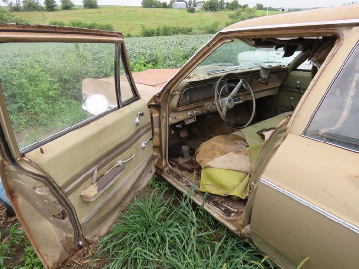 1966-chevrolet-belair-4dr-wagon-image-12