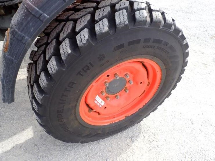 2019-kubota-m4-071-image-72