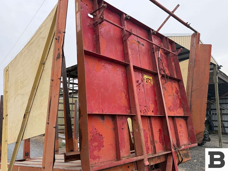 new-holland-1032-image-16