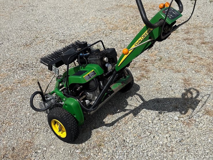 #1099-•-john-deere-180e-cut-walking-greensmower-image-6