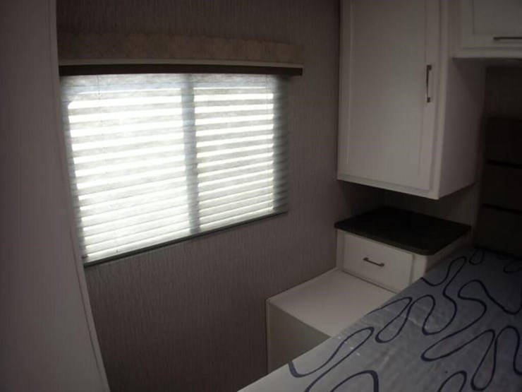 2021-coachmen-pursuit-class-a-motorhome-1f64f5dn1m-image-110