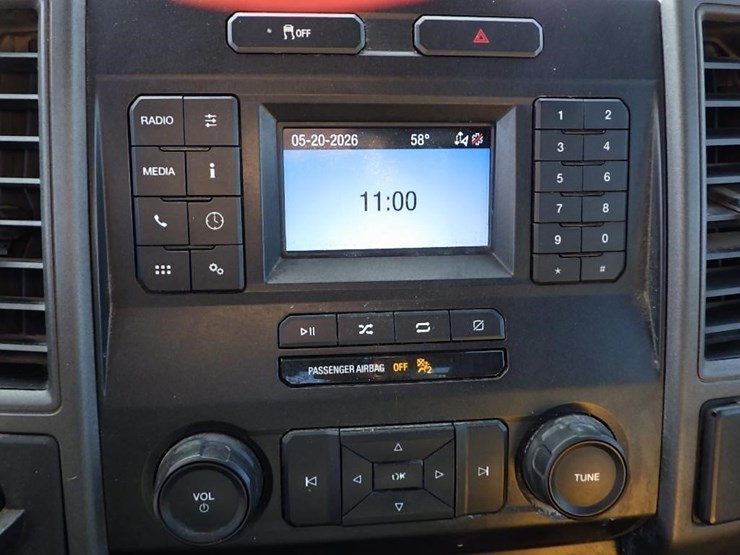 2021-ford-f350-image-36