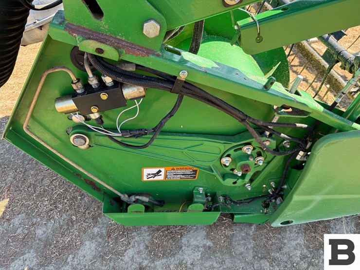 2012-john-deere-625f-image-27