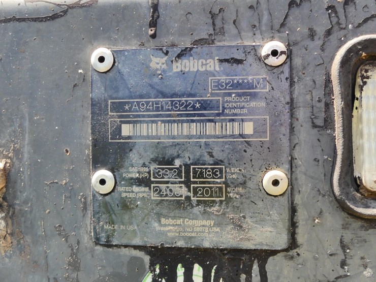 2011-bobcat-e32-image-16