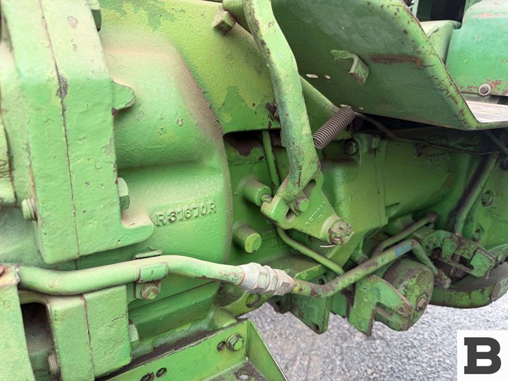 john-deere-3010-image-24