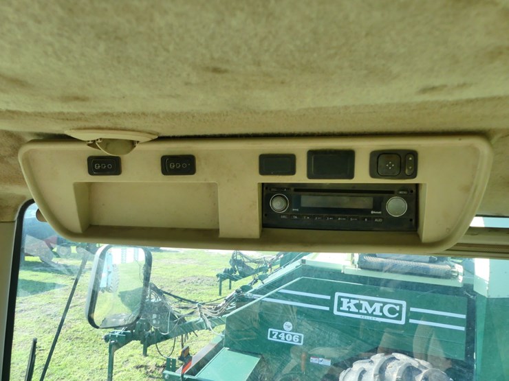 2014-john-deere-8370r-image-18