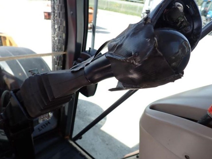 2009-kubota-m135x-image-15