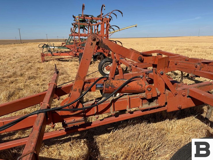 allis-chalmer-800-chisel-plow-image-16